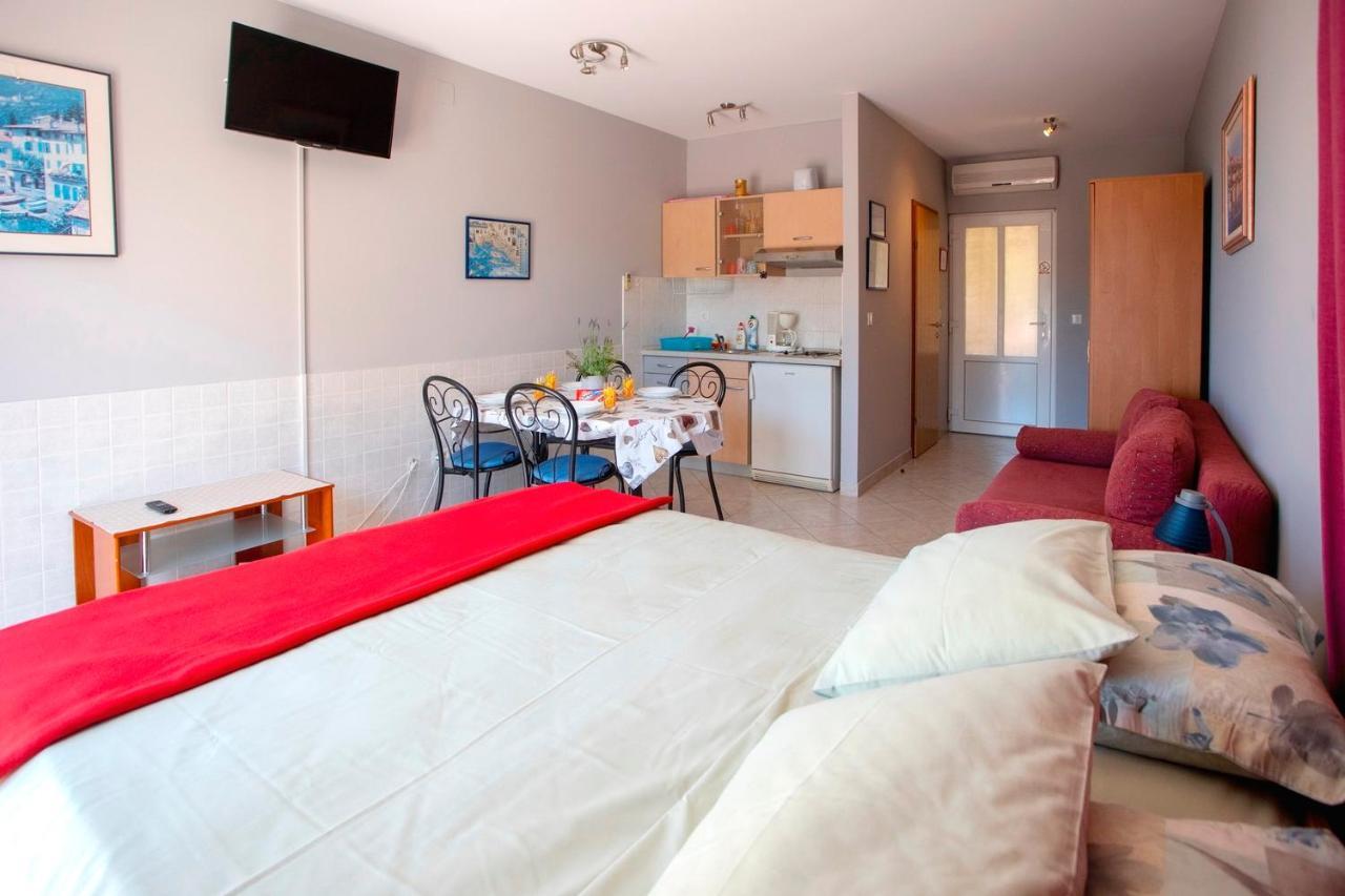 Villla Brigitte Tucepi Apartment Exterior photo